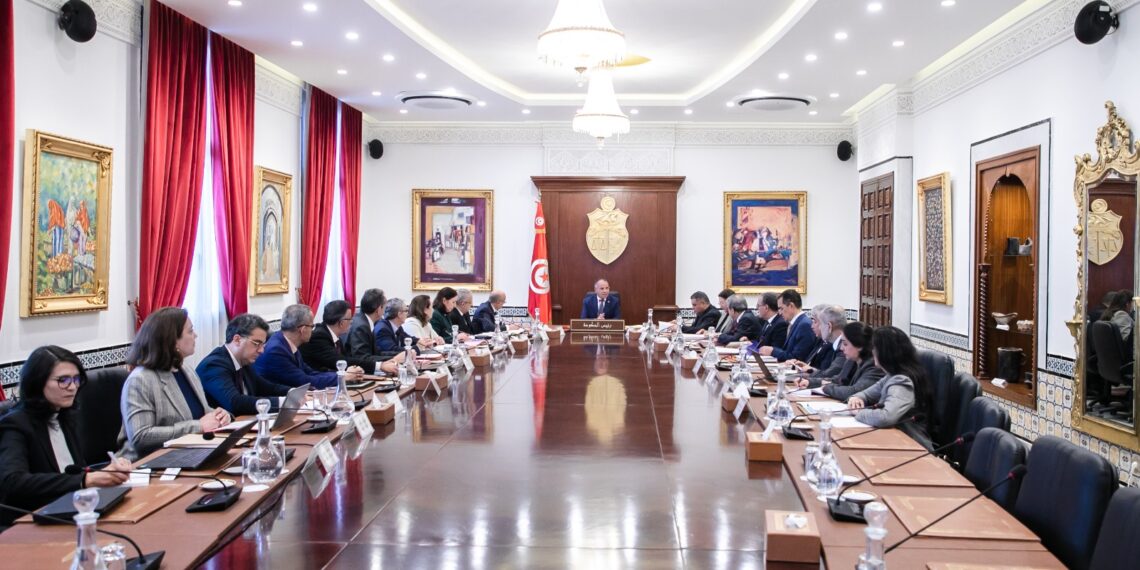 المجلس الأعلى للاستثمار ينظر في مشاريع ذات تشغيلية عالية