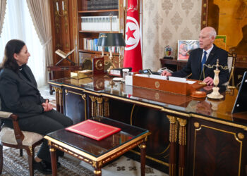 رئيس الجمهورية يشدد على ضرورة الإسراع في إنجاز عدد من المشاريع الكبرى المتعلقة بالطرق السيارة