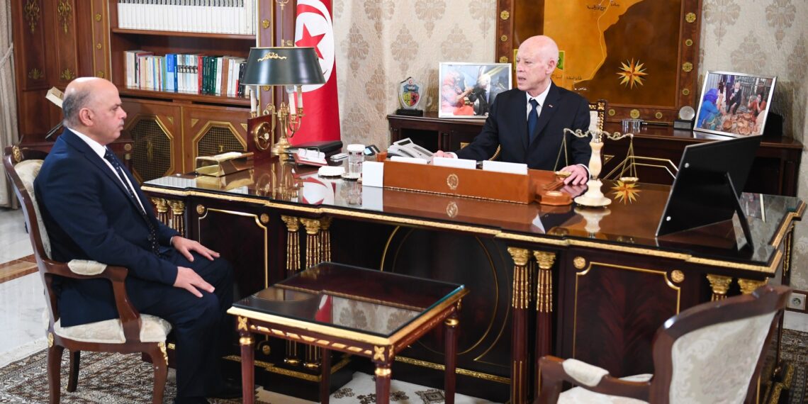 توريد حاقلات النقل ومشروع القطار السريع محاور لقاء رئيس الدولة بوزير النقل