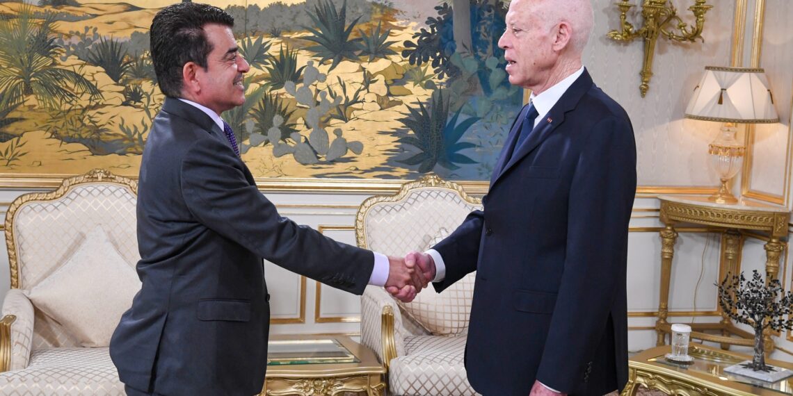 الرئيس قيس سعيد يلتقي المدير العام لمنظمة العالم الإسلامي للتربية والعلوم والثقافة “الإيسيسكو “