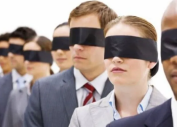 إشارات أحمد الحمروني: نكران