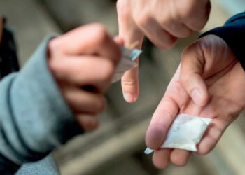 جمعيّة “نبض بلادي” تطلق صيحة فزع: نسبة إدمان التلاميذ والشباب تضاعفت 5 مرّات في 10 سنوات!