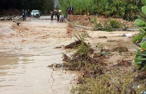 جهات-الكاف -قلعة سنان: انقطاع الطريق بسبب فيضان وادي سرّاط