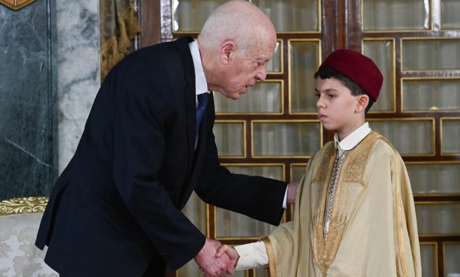 رئيس الجمهورية يشرف على موكب توزيع الجوائز على المتفوقين في حفظ القرآن