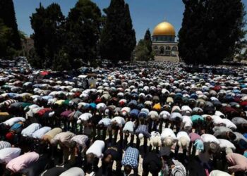 القدس: 180 ألف مصلٍّ في اليوم السادس والعشرين من رمضان بالمسجد الأقصى