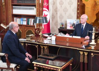 رئيس الدولة يجتمع بوزير الدفاع الوطني