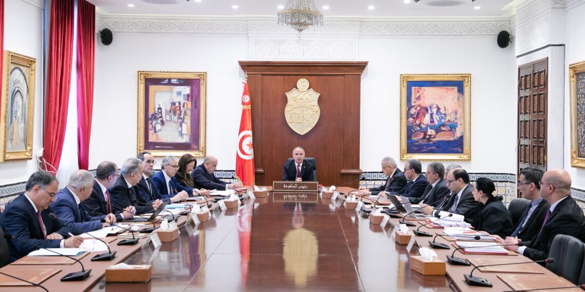 رئيس الحكومة يشدد على ضرورة تحديد أفق زمني للإستراتيجيّة الوطنيّة للتّشغيل