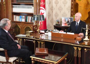 رئيس الجمهورية يؤكد لدى استقباله وزير الشباب والرياضة على ضرورة أن تكون التشريعات الجديدة في المجال ضامنة للشفافية الكاملة