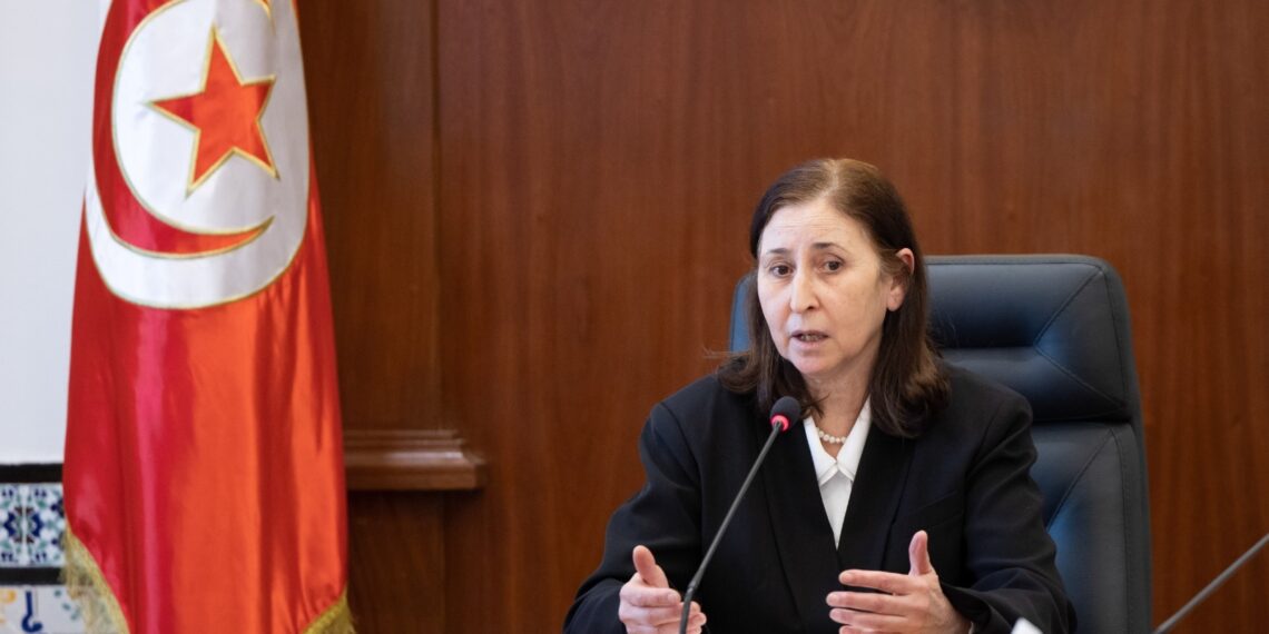 رئيسة الحكومة تشرف على أول اجتماع بالفريق الوزاري