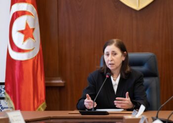 رئيسة الحكومة تشرف على أول اجتماع بالفريق الوزاري