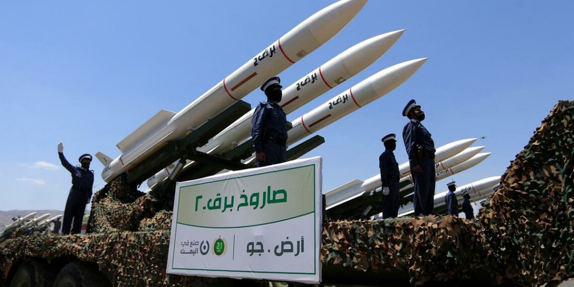 جماعة الحوثي يتسدفون مطار بن غوريون بصاروخ فرط صوتي