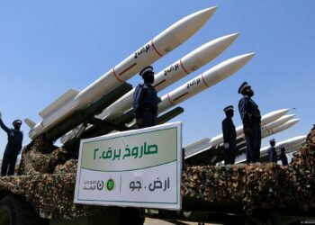 جماعة الحوثي يتسدفون مطار بن غوريون بصاروخ فرط صوتي