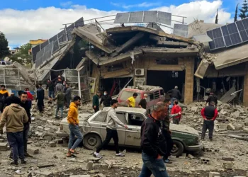 خلّفت قتيلين من بينهما طفلة: إسرائيل تشنّ غارات على جنوب لبنان وتهاجم مواقع لحزب اللّه.