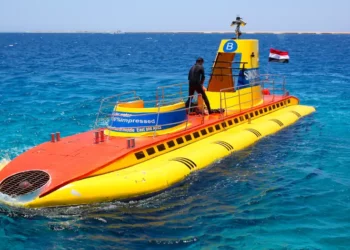 مصر: 6 قتلى في غرق غواصة سياحية قبالة سواحل الغردقة