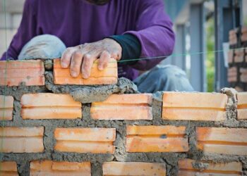 انطلاقا من شهر ماي: دورات تكوينيّة لفائدة 2000 شاب في البناء للعمل بإيطاليا