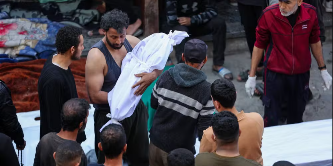 إسرائيل تستأنف الحرب في غزة وتشن غارات أوقعت مئات الشهداء