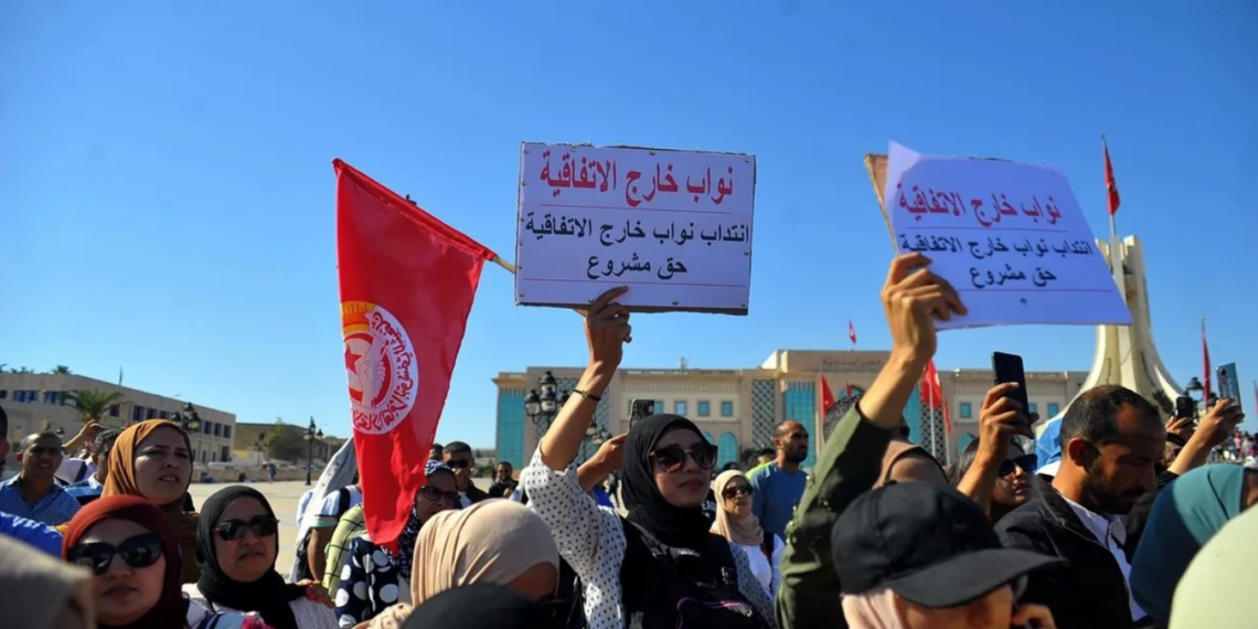 جهات-توزر: الأساتذة المدرجة أسماؤهم بقائمة سد الشغورات يحتجّون