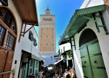 إشارات أحمد الحمروني: روح “المدينة”