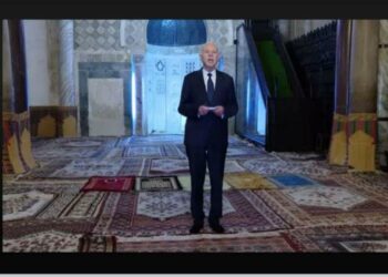 من جامع عقبة بن نافع ،رئيس الجمهورية يهنّئ الشعب التونسي بعيد الفطر ويدعو بالنّصر لفلسطين