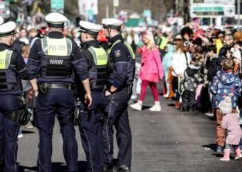 العمليّة تتكرر في المانيا:  شخص يدهس حشدا من الناس بسيارة ويتسبب في قتل شخصين على الأقل وإصابة 25 آخرين