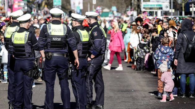العمليّة تتكرر في المانيا: شخص يدهس حشدا من الناس بسيارة ويتسبب في قتل شخصين على الأقل وإصابة 25 آخرين