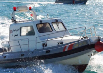 جهات-صفاقس: وحدات الحرس البحري  تنقذ 4 بحارة من الغرق