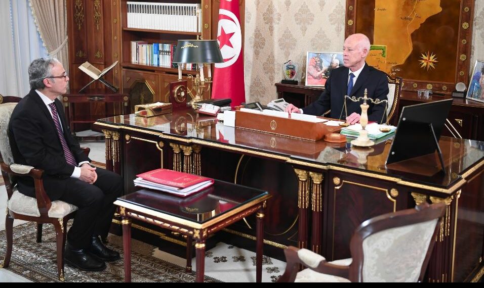 تنقيح مجلة الشغل محور لقاء قيس سعيّد بوزير الشؤون الاجتماعية