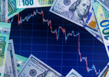 اقتصاد: الدولار الأمريكي يبدأ الأسبوع بتراجع أمام أهم العملات العالمية