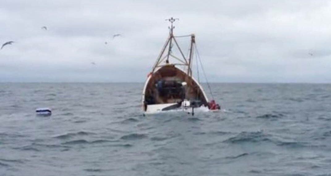 جهات-الهوارية-نابل: وفاة شاب والإبقاء على الثاني بالمستشفى إثر انقلاب قاربهما