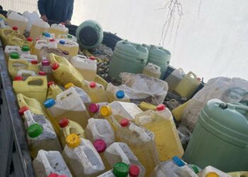 جهات-القيروان: ضبط شاحنة محّملة ب2025 لتر من الزيت النباتي معدّ للمضاربة