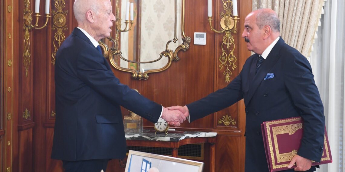 رئيس الدولة يؤكد أن التصريحات الصادرة عن جهات أجنبية تعد تدخلا سافرا في الشأن الوطني