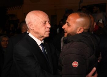 فاجعة معهد المزونة: قيس سعيّد يؤدي زيارة لعائلات الضحايا لتقديم واجب العزاء