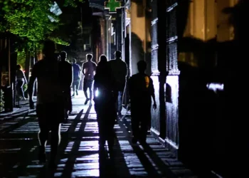 اسبانيا : عاد الكهرباء…وبقي “لغز الانقطاع” وامكانية الهجوم الإلكتروني واردة