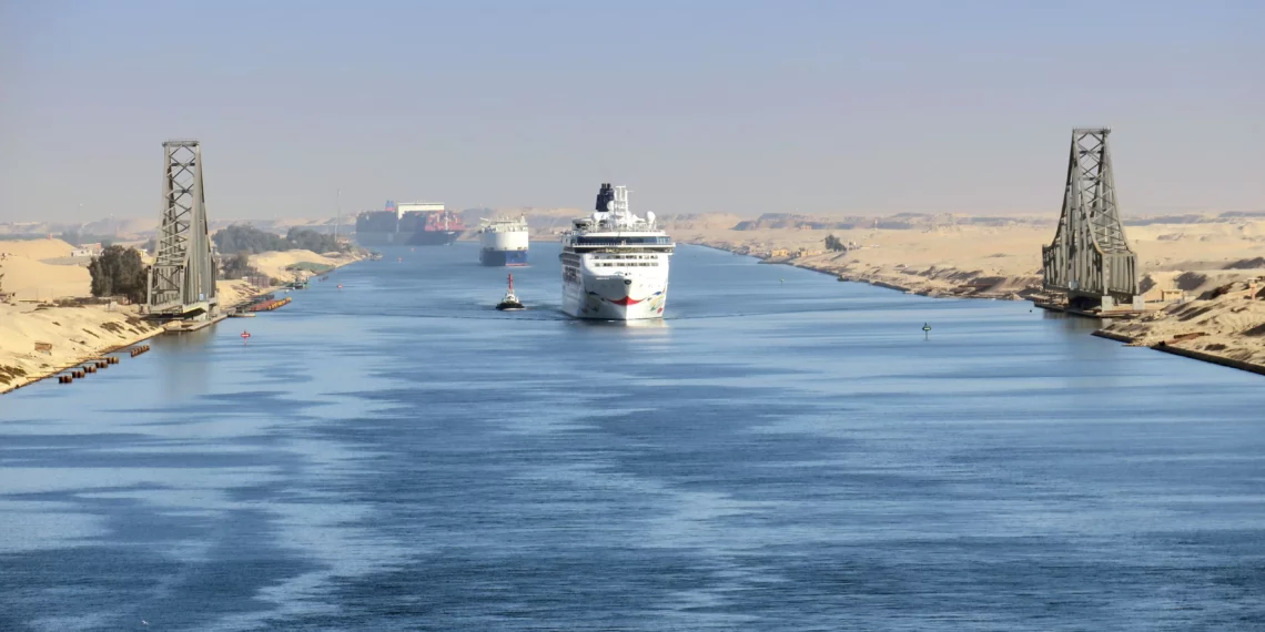 دونالد ترامب يطالب بمرور السفن الأمريكية “مجانا” عبر قناتي بنما والسويس