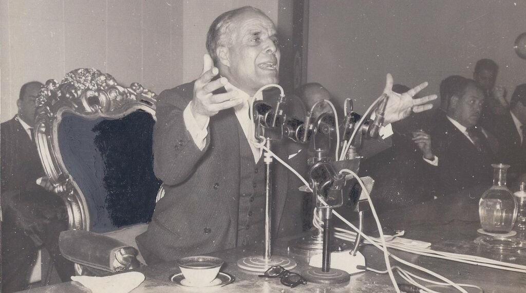 إشارات أحمد الحمروني: تشخيص