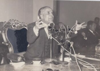 إشارات أحمد الحمروني: تشخيص