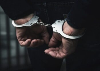 نابل: الاحتفاظ بشخص من جنوب الصحراء هدد بائعة بمحل مرطبات واستولى على هاتفها وعلى مبلغ مالي