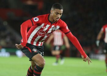 كرة القدم: لاعبون مغتربون قد يعودون قريبا إلى المنتخب الوطني