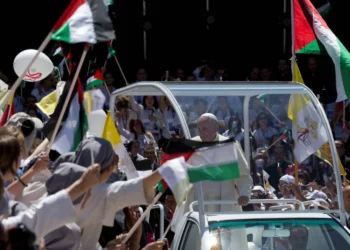 أوصى بها قبل وفاته…سيارة البابا فرنسيس تتحوّل إلى عيّادة صحيّة لأطفال غزّة