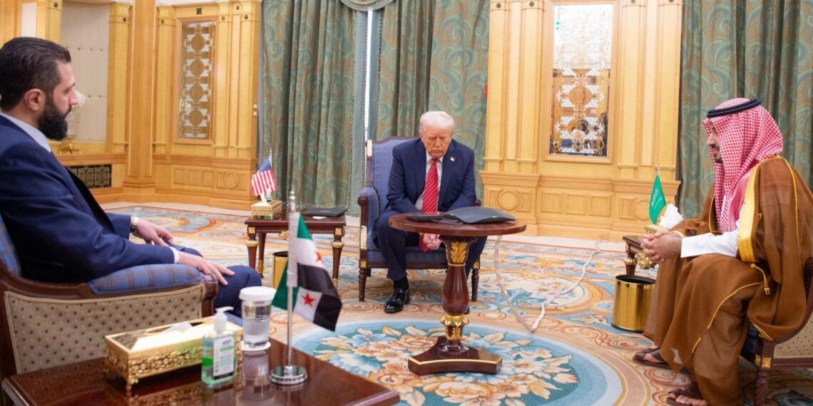 بعد إعلان رفع عقوبات عن سوريا…اجتماع في الرياض بين ترامب وبن سلمان والشرع