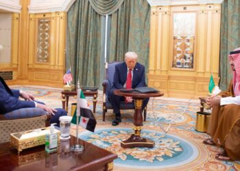 بعد إعلان رفع عقوبات عن سوريا…اجتماع في الرياض بين ترامب وبن سلمان والشرع