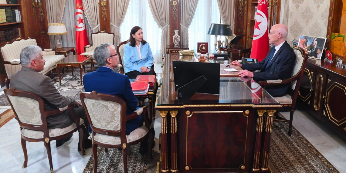 قيس سعيّد: شعار الشغل يجب أن يجد طريقه إلى التجسيد في أقرب الآجال