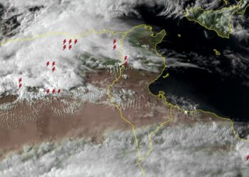 الطقس: أمطارغزيرة منتظرة بالشمال الغربي والوسط بقية هذا اليوم وخلال الليلة المقبلة