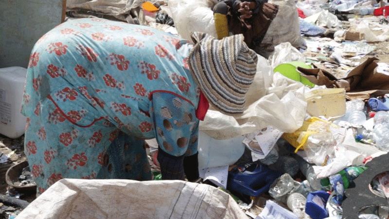 دراسة حول” البرباشة” توصي بوضع إطار قانوني لتنظيم مهنة جمع القمامة