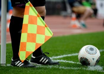 كرة القدم: حكام مبارتي نصف نهائي كأس تونس لموسم 2024-2025