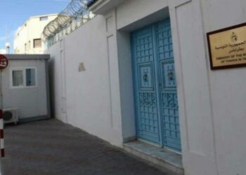 طرابلس-ليبيا: سفارة تونس تدعو التونسيين المقيمين والمتواجدين إلى الحذر والإبتعاد عن مناطق الإشتباكات