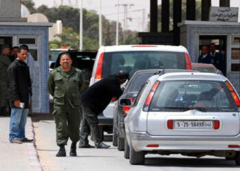 تونس-ليبيا: عودة حركة المسافرين عبر المعابر الحدودية إلى حالتها الطبيعية