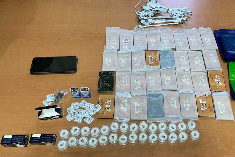 جندوبة-غار الدماء: الإحتفاظ بشخص وإحالة 3 آخرين بحالة تقديم بعد أن تبيّن تحوزهم على أجهزة الكترونية معدّة للغشّ في الإمتحانات