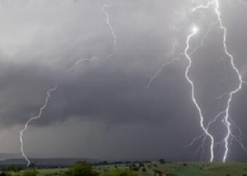 هذه الليلة: خلايا رعدية بالشمال والوسط مصحوبة بأمطار وبرد في أماكن محدودة