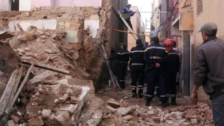 فاس-المغرب: وفاة 9 اشخاص وإصابة 7 آخرين في انهيار مبنى بأربعة طوابق